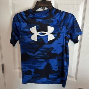 New under Armour dry fit T-shirt size youth large